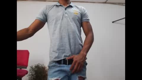 Snapshot of fernandez_latinblack chatting on January 12, 2:14 am fernandez_latinblack online show from January 12, 2:14 am