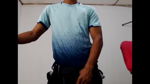 Snapshot of fernandez_latinblack chatting on January 19, 1:32 am fernandez_latinblack online show from January 19, 1:32 am