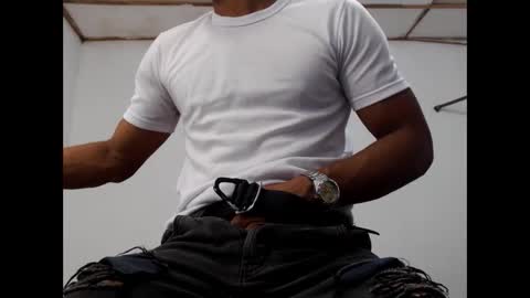 Snapshot of fernandez_latinblack chatting on January 27, 1:59 am fernandez_latinblack online show from January 27, 1:59 am