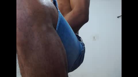 Snapshot of fernandez_latinblack chatting on January 27, 10:38 pm fernandez_latinblack online show from January 27, 10:38 pm