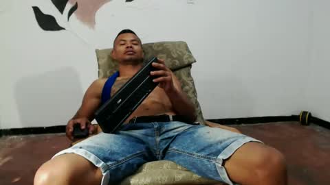 Snapshot of fernandez_latinblack chatting on February 12, 2:56 am fernandez_latinblack online show from February 12, 2:56 am