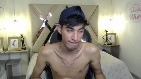 Snapshot of ferphoenix_ chatting on December 31, 6:48 am FER PHOENIX online show from December 31, 6:48 am