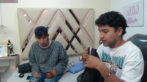 Snapshot of ferphoenix_ chatting on January 13, 3:34 am FER PHOENIX online show from January 13, 3:34 am