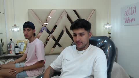 Snapshot of ferphoenix_ chatting on January 29, 3:33 am FER PHOENIX online show from January 29, 3:33 am