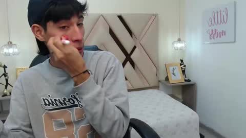 Snapshot of ferphoenix_ chatting on February 20, 3:45 am FER PHOENIX online show from February 20, 3:45 am