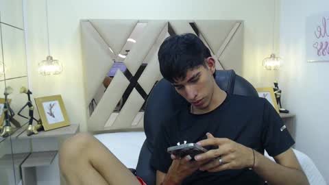 Snapshot of ferphoenix_ chatting on March 11, 3:16 am FER PHOENIX online show from March 11, 3:16 am