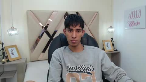 Snapshot of ferphoenix_ chatting on March 12, 4:08 am FER PHOENIX online show from March 12, 4:08 am