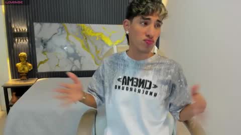 Snapshot of ferphoenix_ chatting on October 4, 3:15 am FER PHOENIX online show from October 4, 3:15 am