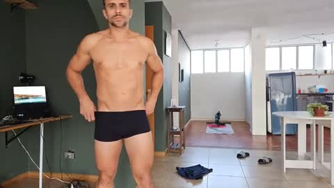 feruagusto93 online show from October 14, 7:47 pm