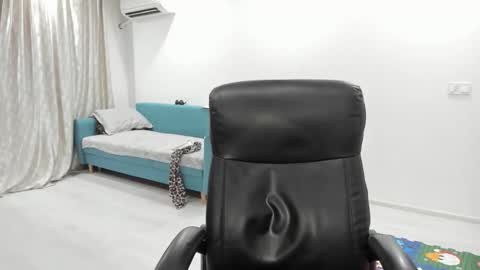 Snapshot of fetishcatalea chatting on September 10, 7:14 pm Catalea DM online show from September 10, 7:14 pm