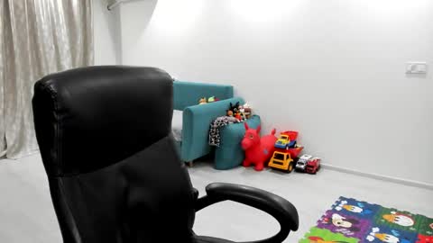 Snapshot of fetishcatalea chatting on September 30, 6:57 pm Catalea DM online show from September 30, 6:57 pm