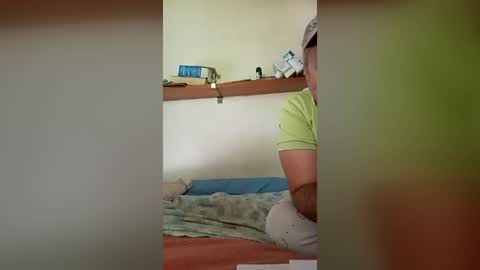 Snapshot of fex83 chatting on June 13, 12:03 pm fex83 online show from June 13, 12:03 pm