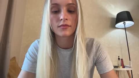 Lisa online show from September 20, 10:49 am