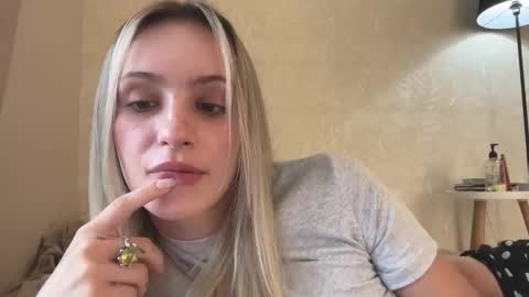 Lisa online show from September 22, 10:28 am