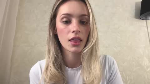 Lisa online show from October 17, 9:23 am