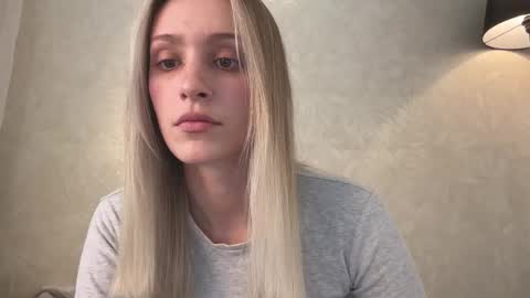 Lisa online show from October 19, 9:21 am