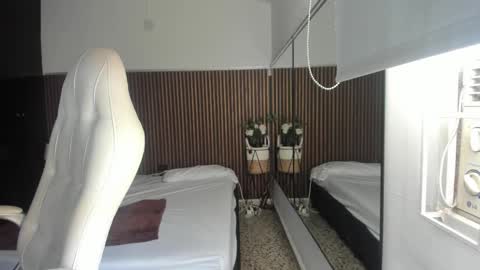 Freyja  online show from December 3, 4:38 pm