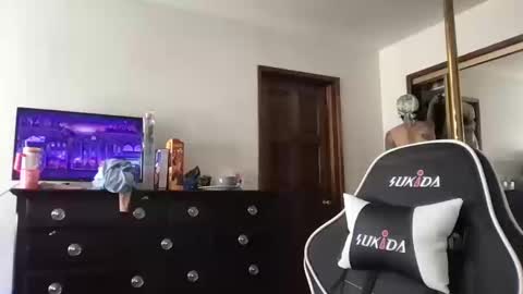 fgsammie online show from October 13, 7:03 pm