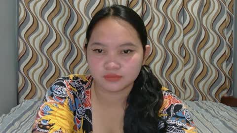 Snapshot of fhwilloughbyxx chatting on April 4, 12:02 pm fhwilloughbyxx online show from April 4, 12:02 pm