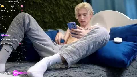 Thomas online show from November 15, 8:27 pm