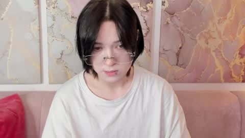 fiamoory online show from April 4, 1:15 am