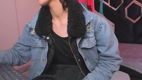   online show from January 18, 3:27 pm