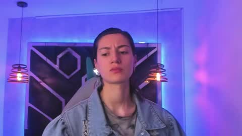   online show from January 24, 12:10 pm