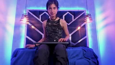   online show from February 1, 6:08 pm