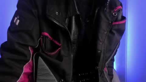   online show from February 21, 12:28 pm