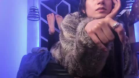   online show from March 7, 6:00 pm