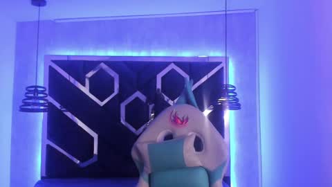   online show from March 12, 11:53 am