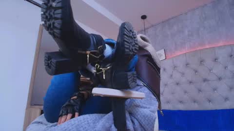   online show from October 2, 3:08 pm