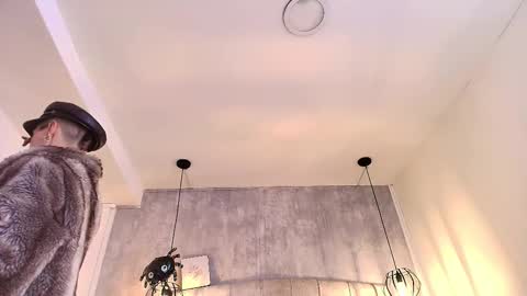   online show from November 5, 11:54 am