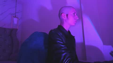   online show from March 15, 7:09 pm