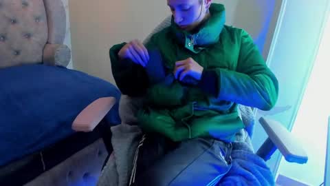   online show from April 19, 11:53 am