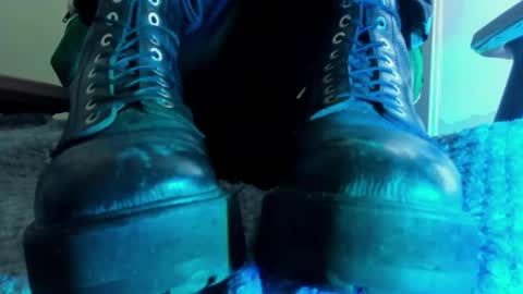   online show from April 19, 6:10 pm