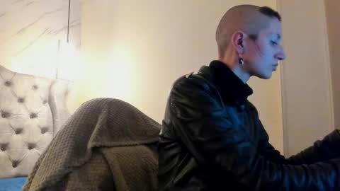   online show from April 21, 11:49 am