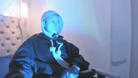   online show from April 22, 11:56 am