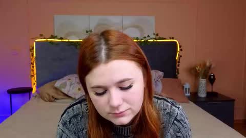 Snapshot of fiery_foxy chatting on November 9, 4:11 am Mabel online show from November 9, 4:11 am