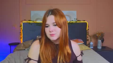 Snapshot of fiery_foxy chatting on November 16, 4:18 am Mabel online show from November 16, 4:18 am