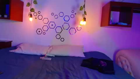 Snapshot of fieryduox chatting on November 24, 2:00 am fieryduox online show from November 24, 2:00 am