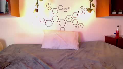 Snapshot of fieryduox chatting on December 15, 2:05 am fieryduox online show from December 15, 2:05 am