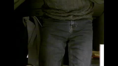 fifi010203 online show from October 24, 4:42 am