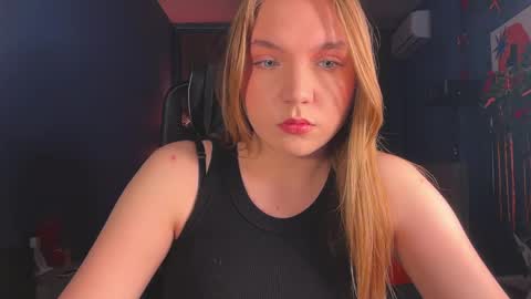 Snapshot of fififlower chatting on May 12, 5:32 pm Rebecca online show from May 12, 5:32 pm