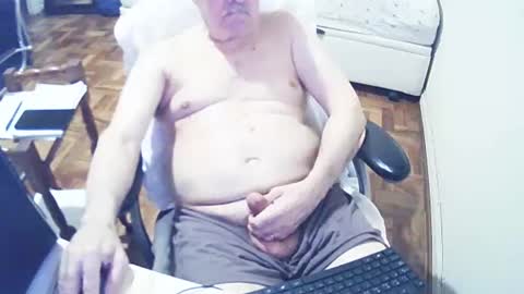 Snapshot of filhober chatting on December 30, 2:42 am filhober online show from December 30, 2:42 am