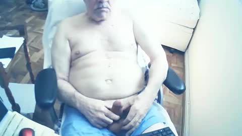 Snapshot of filhober chatting on March 4, 4:09 pm filhober online show from March 4, 4:09 pm