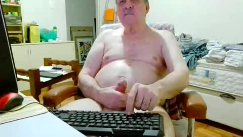 filhober online show from April 20, 1:08 am