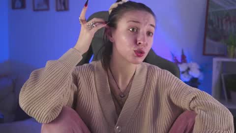 Snapshot of filipinaadams chatting on December 12, 9:19 am cap and Lana  online show from December 12, 9:19 am