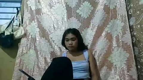 filipinagirl_18 online show from April 3, 9:35 pm