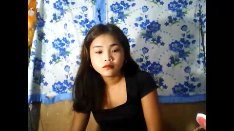 filipinagirl_18 online show from April 6, 6:36 am